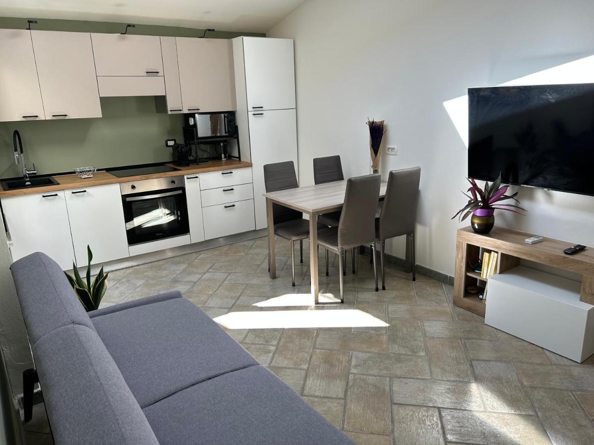 Appartamento Vicino Spiaggia ปอร์โตสกูโซ ภายนอก รูปภาพ